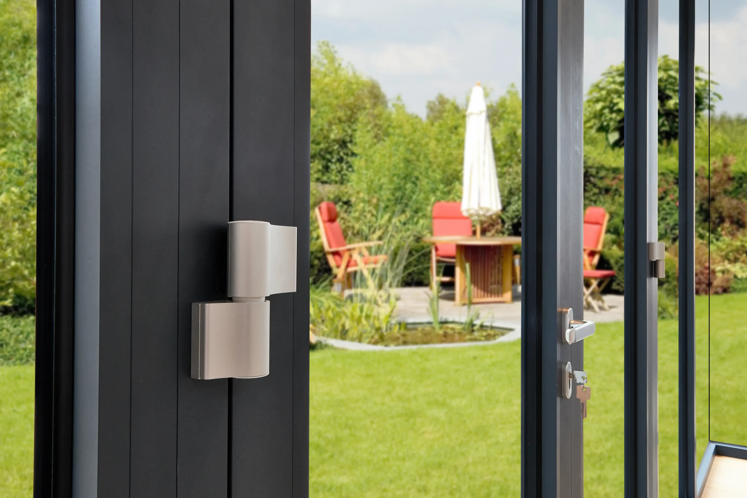 Side view of a door for verandas