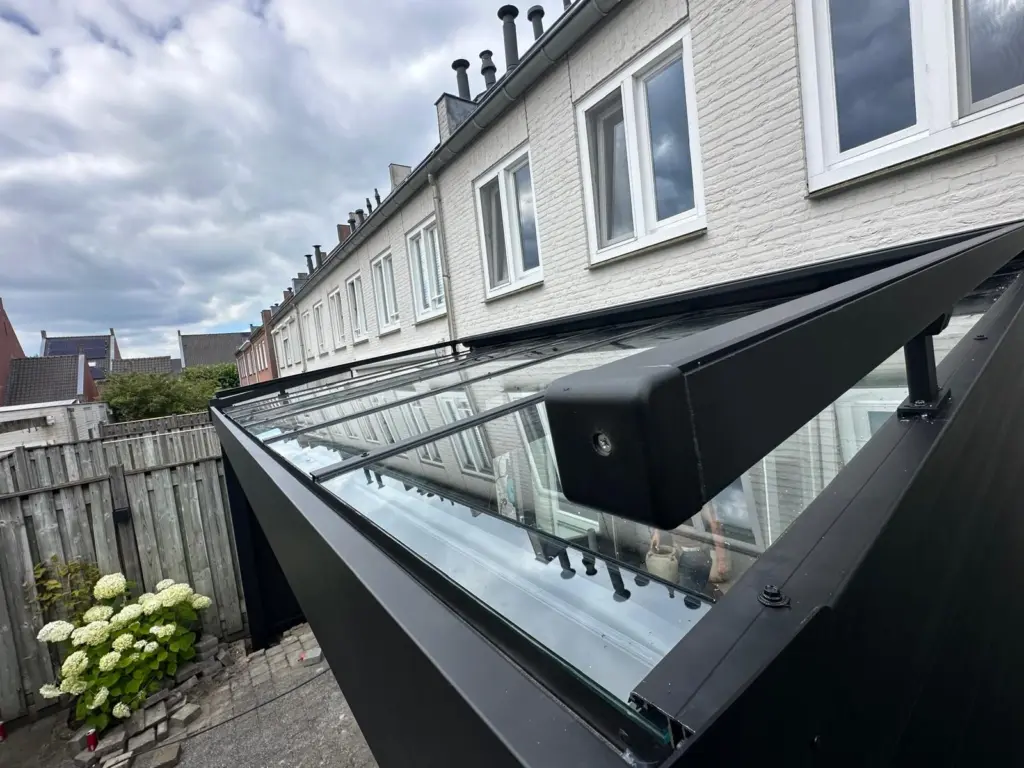 Above-roof sun shading