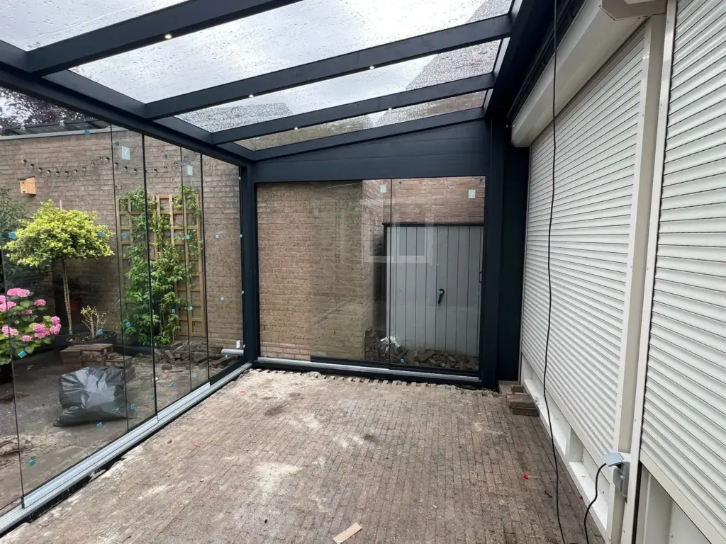 Glass side wall