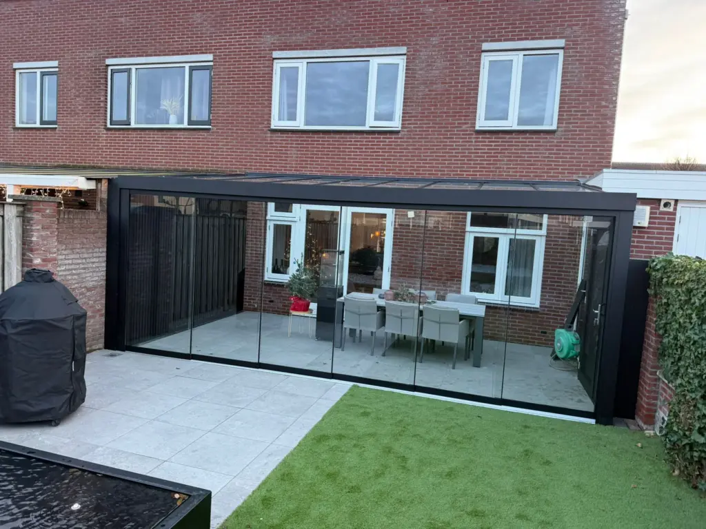 Prime Line glass sliding wall