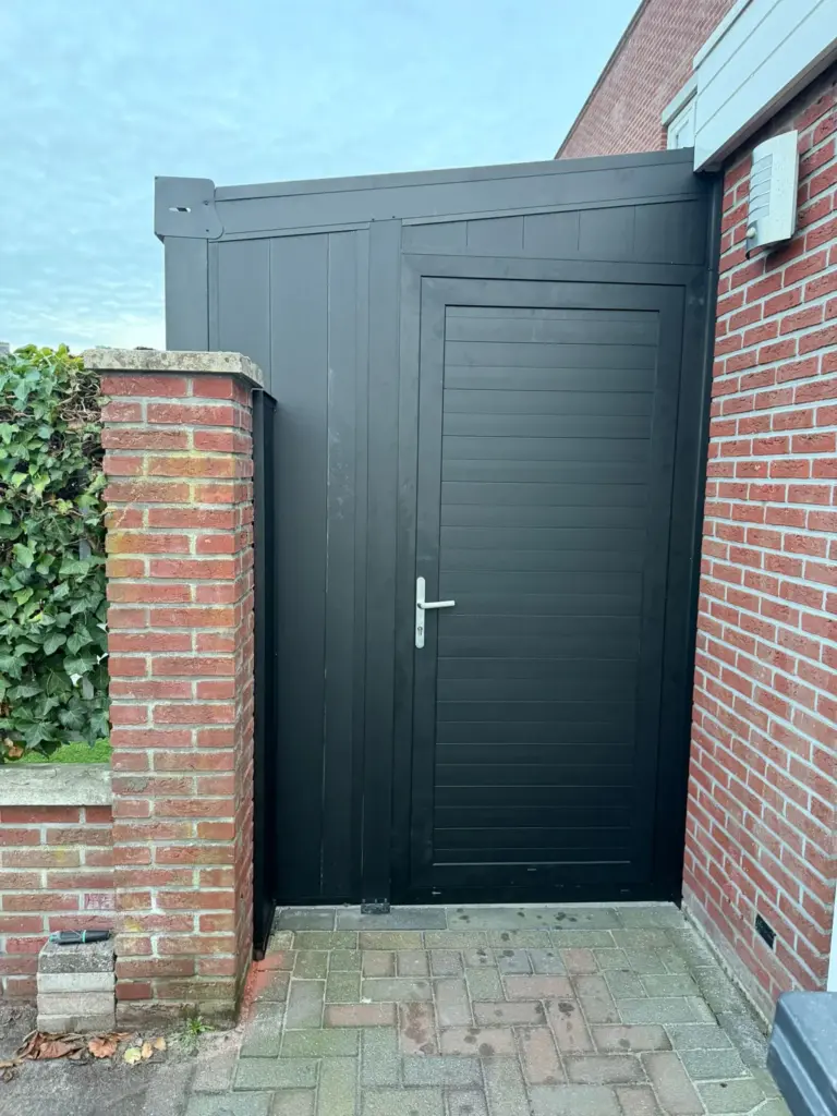 Gate door